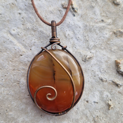 Wire wrapped crystal