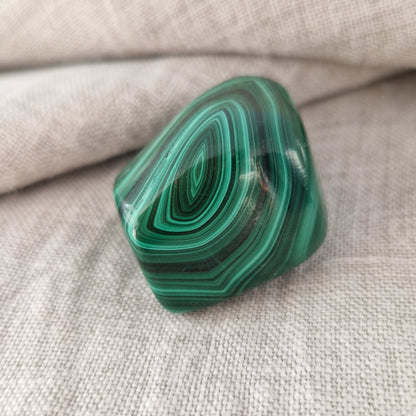 Malachite crystal for emotional healing 