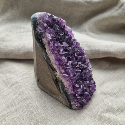 Amethyst Geode Crystal for healing, comfort and connection after losing a loved one 