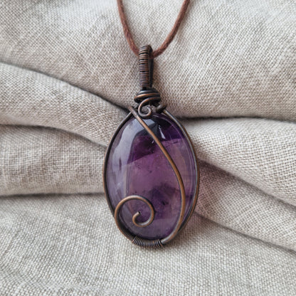 Bio-resonance necklace for loss