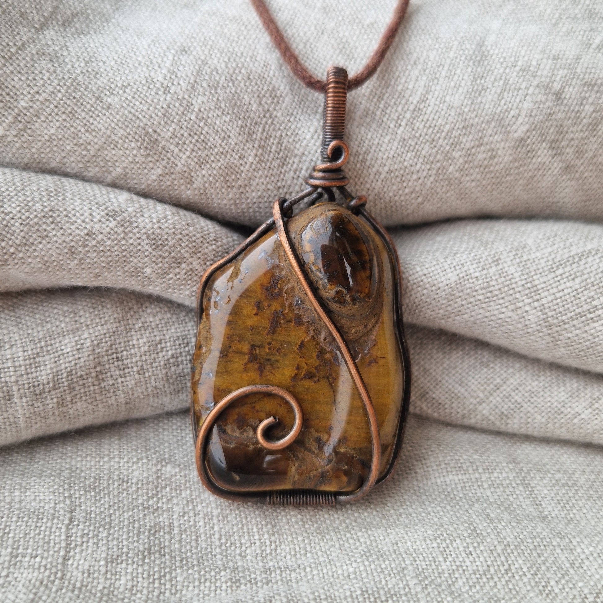 Bio-resonance imprinted jewellery for emotional healing from grief