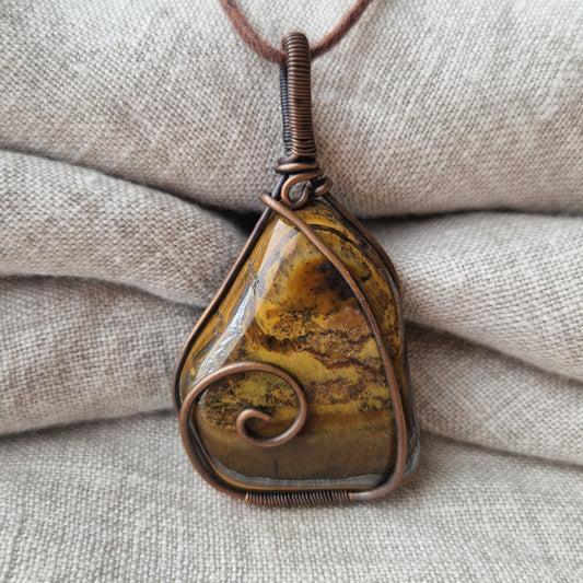 Bio-resonance imprinted jewellery for grief support